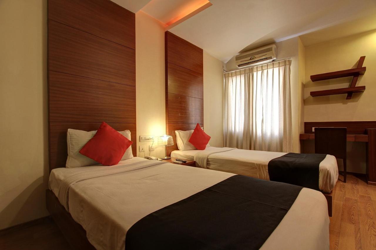 Collection O 29684 Hotel Vikram Palace & Restaurant Dayal Bagh מראה חיצוני תמונה