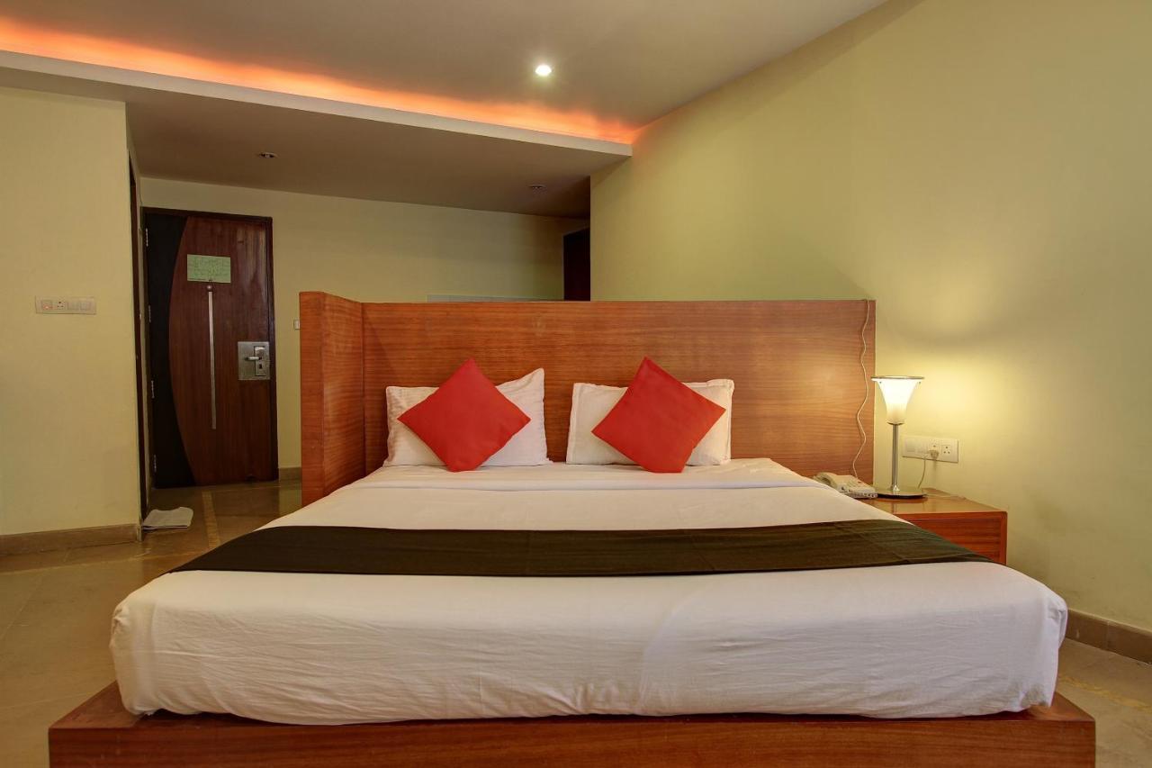Collection O 29684 Hotel Vikram Palace & Restaurant Dayal Bagh חדר תמונה